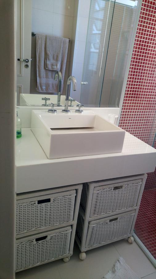 Apartamento Pitangueiras - Apto. Frente Mar *